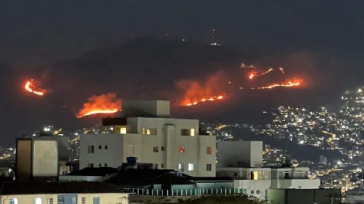 Incêndio de grandes proporções atinge Serra do Curral