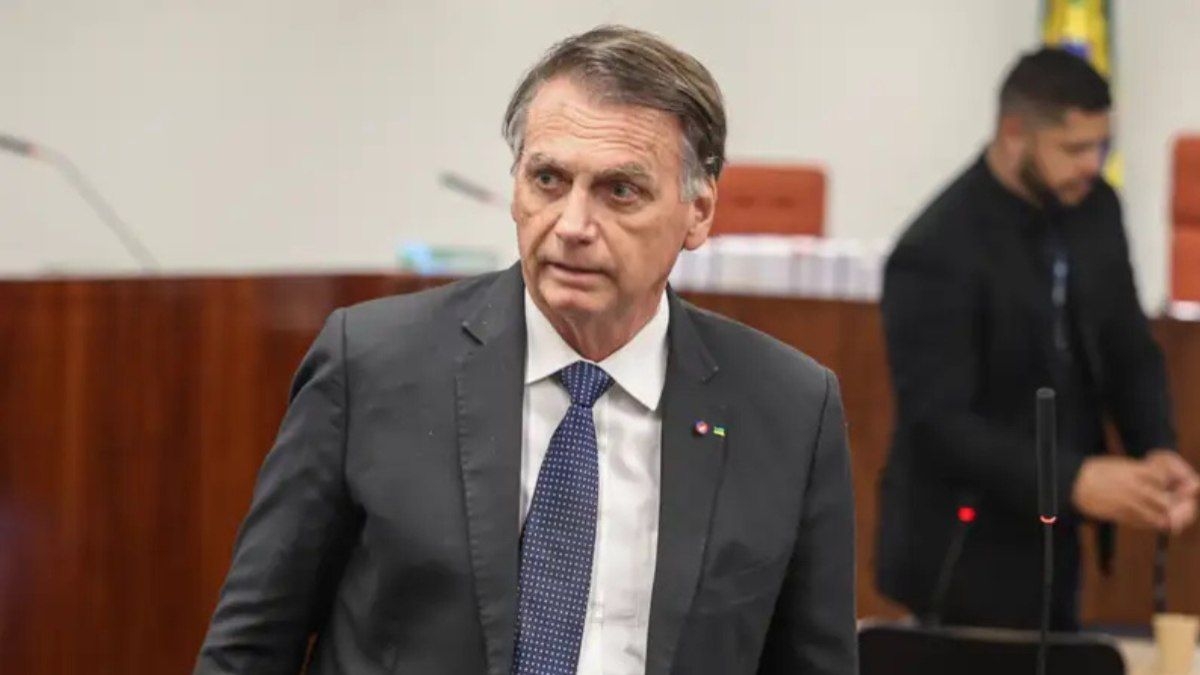 Bolsonaro precisa justificar atitude em 24 horas ou será preso
