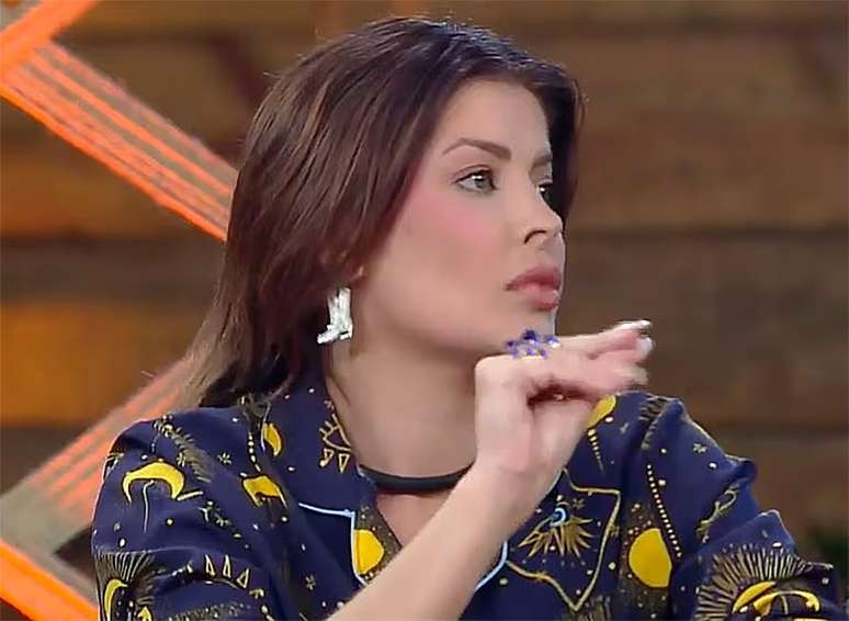 A Fazenda | Jaque ignora aviso de Cariúcha e só pensa na "lua de mel" com Lucas