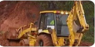 Deslizamento de terra na Rodovia Régis Bittencourt atinge dois veículos e interdita pista; congestionamento é de 27 km