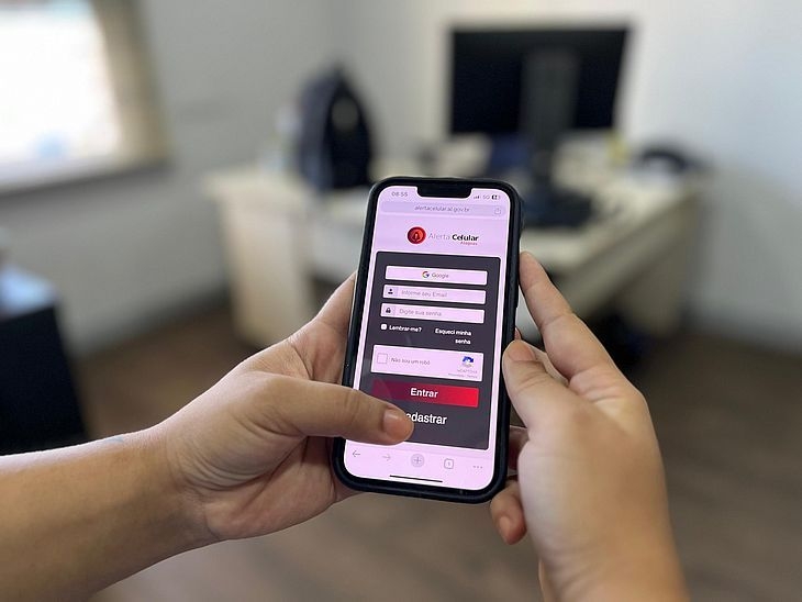 Vai curtir as festas de Réveillon? SSP dá dicas para prevenir roubos de celulares