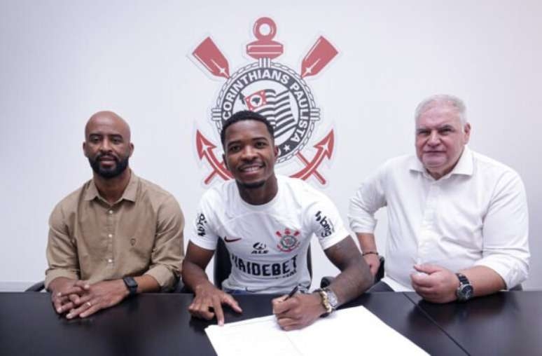 Reforço do Corinthians deve demorar mais de um mês para estrear