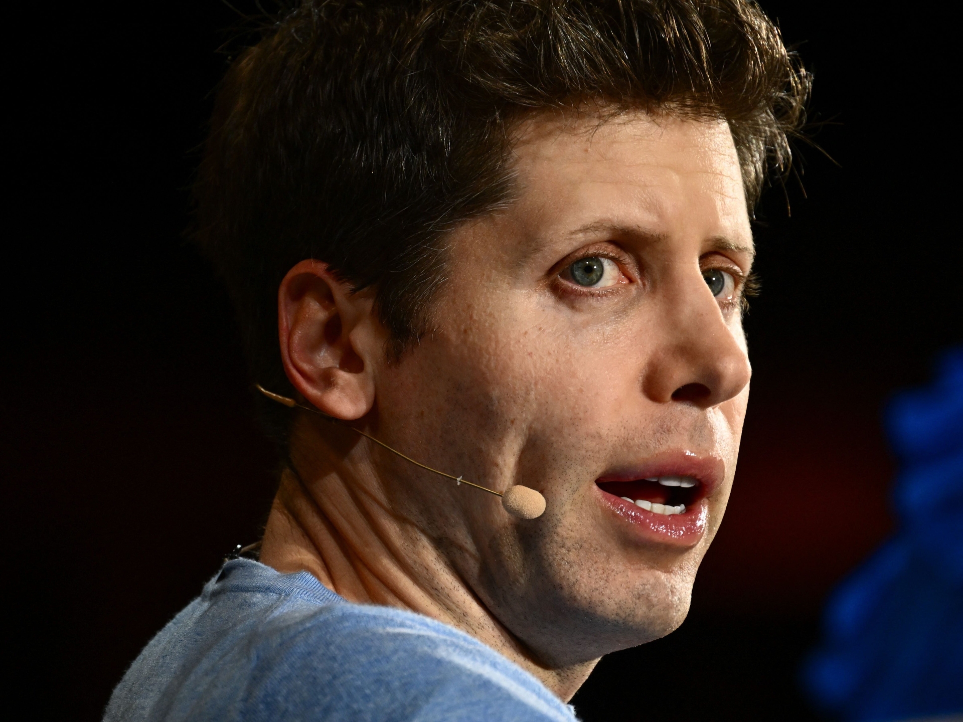 Sam Altman Apresenta GPT-5 e Recomenda Pantheon