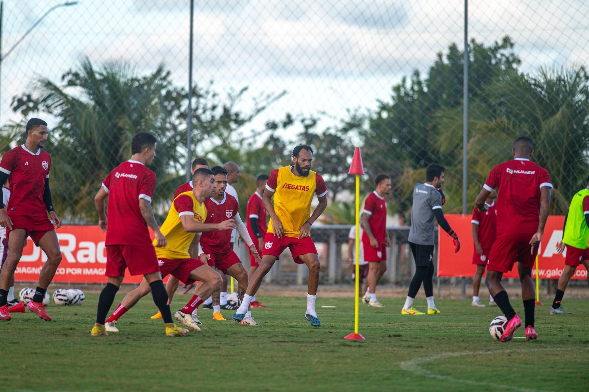 CRB viaja para Belém e pode mudar formação ofensiva