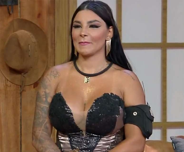 A Fazenda | Jenny é a sexta eliminada