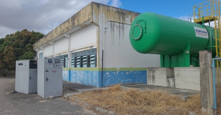 Queda de árvore afeta abastecimento de água de 18 municípios alagoanos