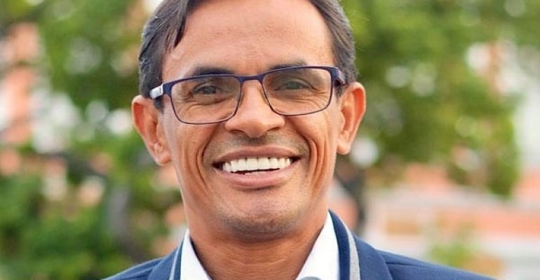 Prefeito tenta barrar na Justiça CEI para investigar contratos