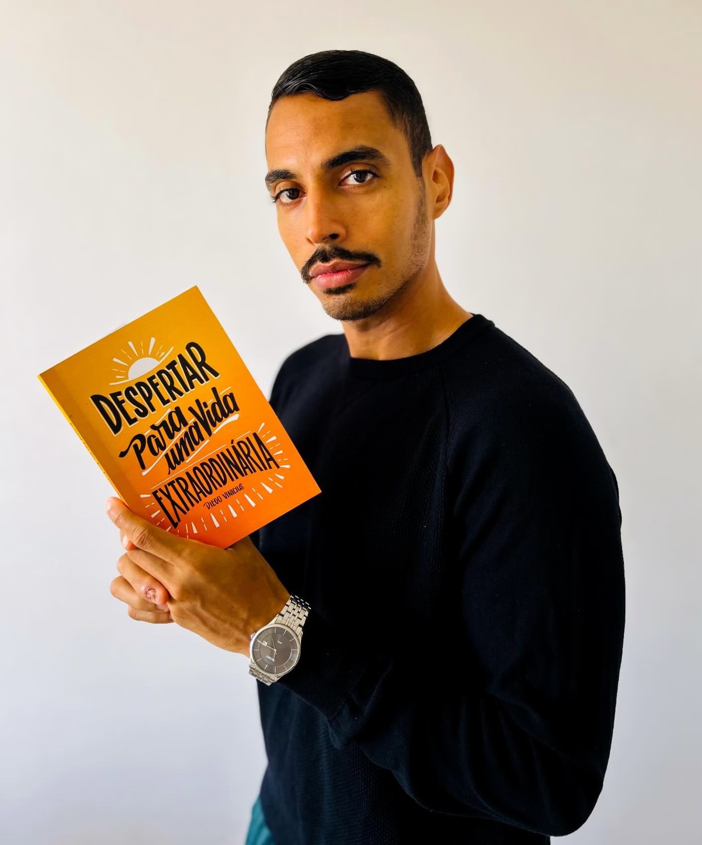 Influenciador literário Diego Vinicius brilha na FliPenedo