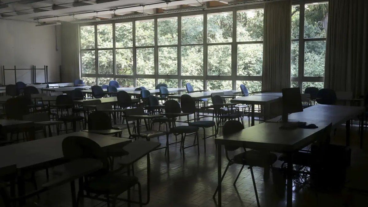 Professor demitido por assédio sexual contra alunas em MG