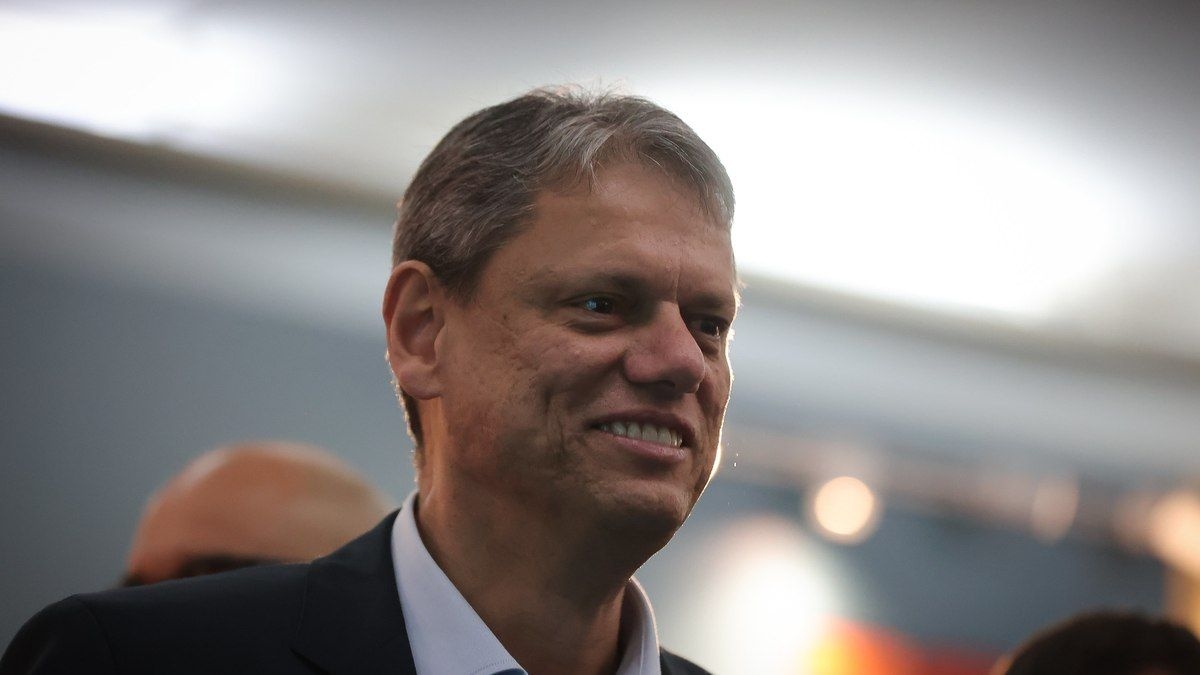 Tarcísio de Freitas terá alta após procedimento na tireoide