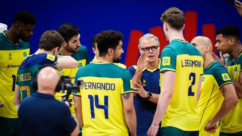 Bernardinho surpreende na lista do Brasil para enfrentar a França na VNL