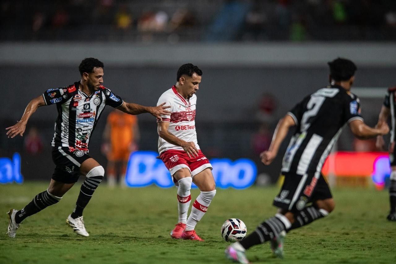 Chape perde em casa e CRB desperdiça oportunidades de G-4