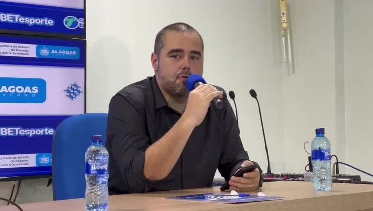 CSA confirma Robinho e contrata lateral Kaike para 2026