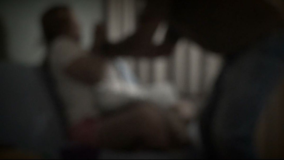 Mulher escapa de agressões com bebê em quarto trancado