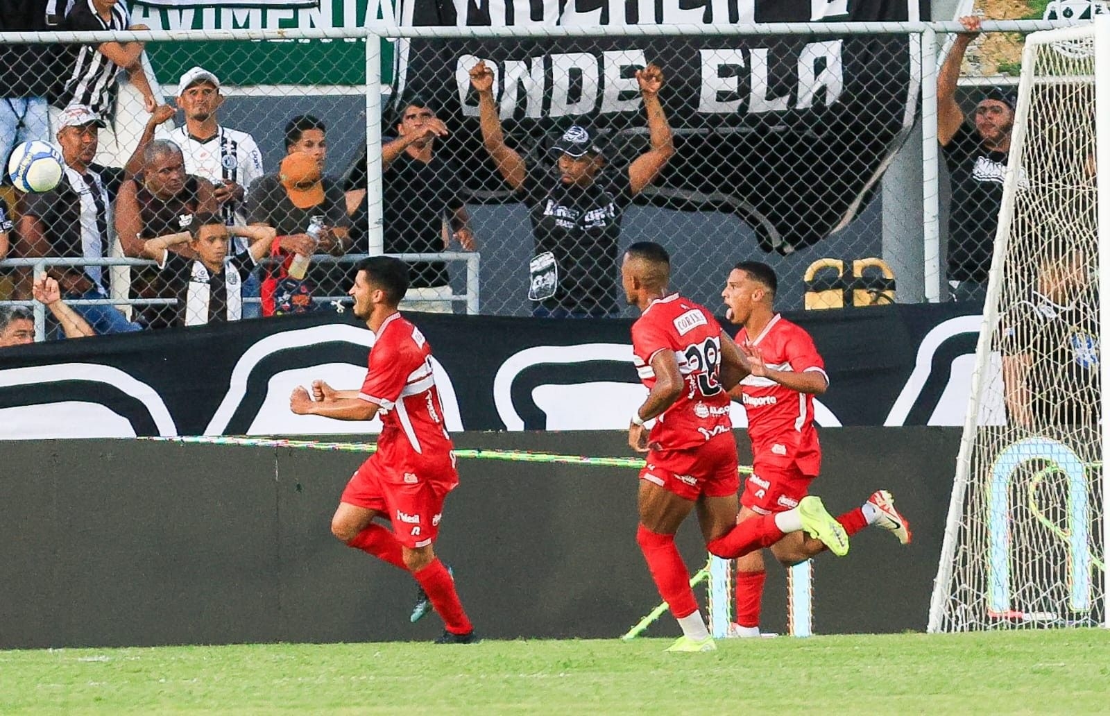 Thiaguinho brilha e ajuda o CRB em final do Alagoano