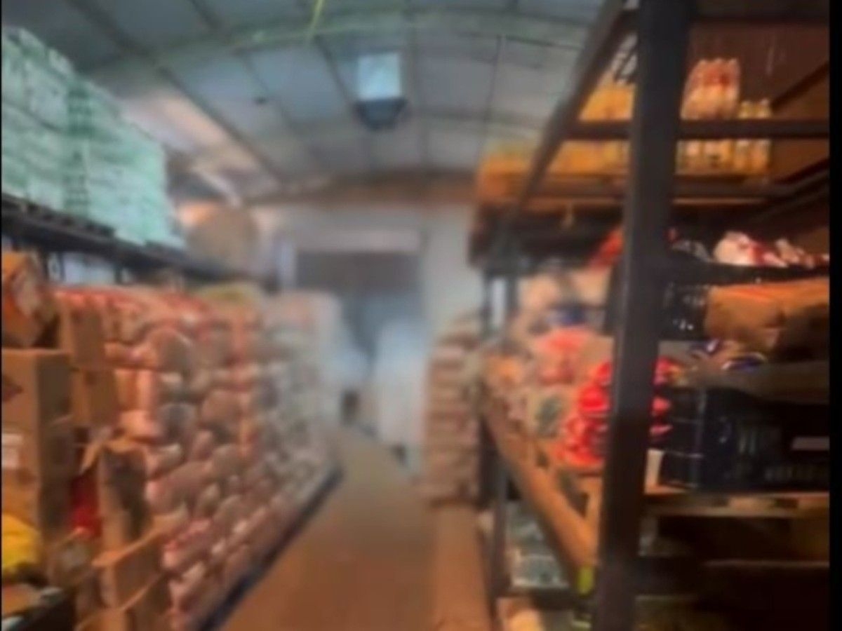 Funcionários de distribuidora em Maceió são presos furtando alimentos