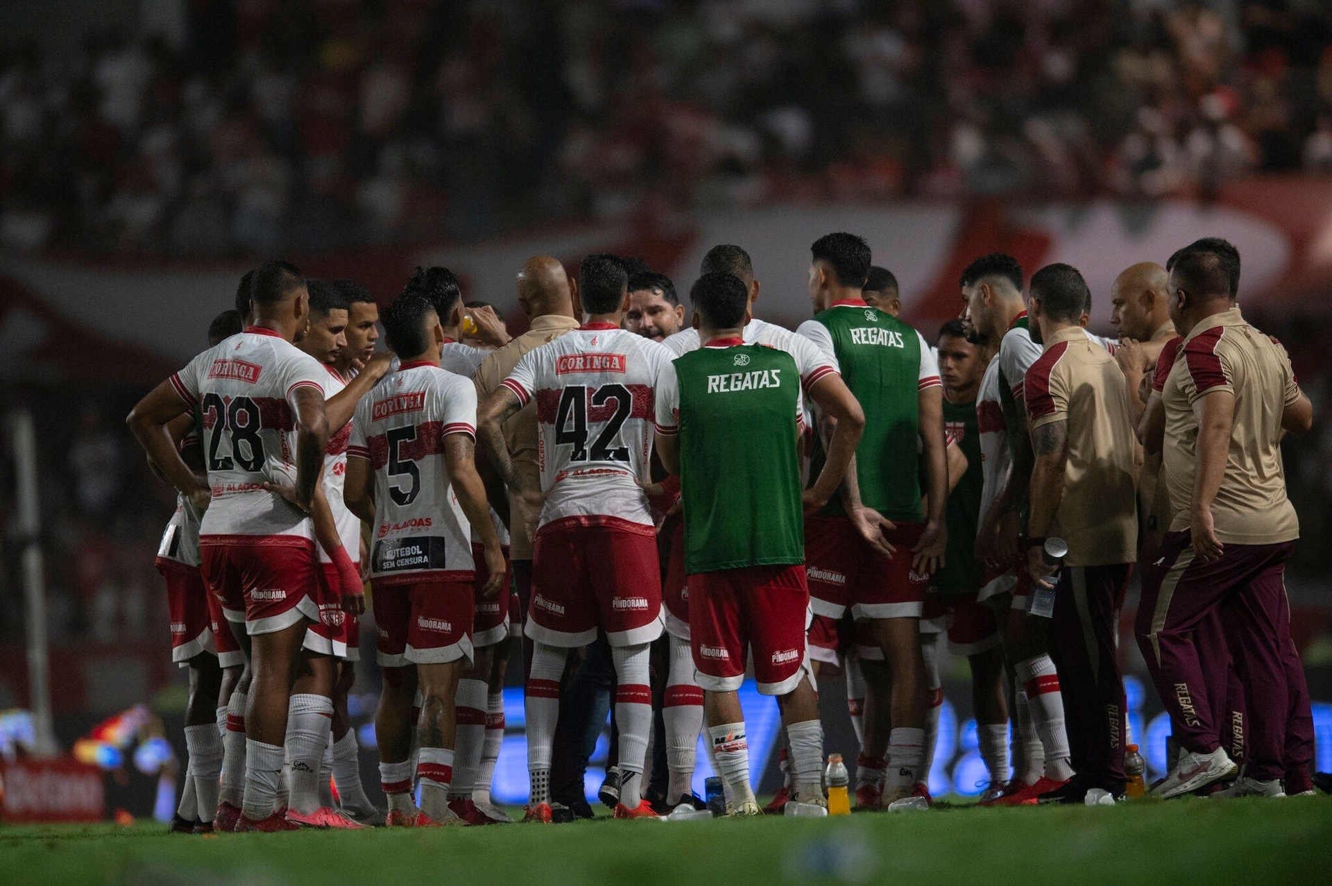 Barroca celebra vitória histórica do CRB sobre o Santos