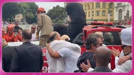 Francisco Gil Recebe Conforto do Pai Durante Despedida Emocionante