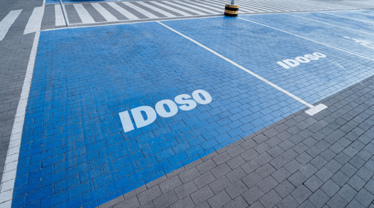 Veja como emitir credencial de vaga preferencial de idoso pelo celular