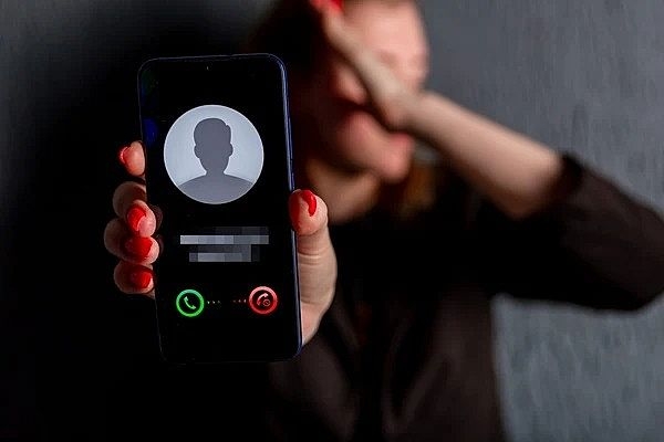 Golpe da videochamada: criminoso pratica ato obsceno e grava imagens para extorquir vítima em Maceió