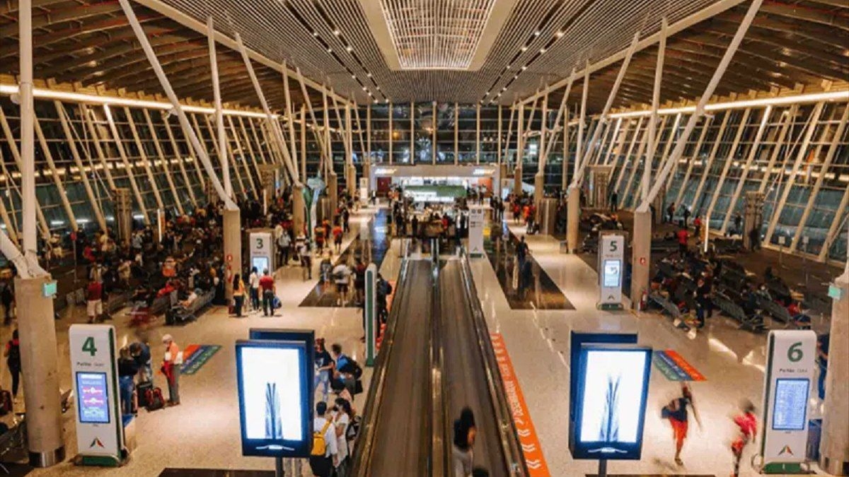 Bancária é presa por falsa ameaça de bomba no aeroporto
